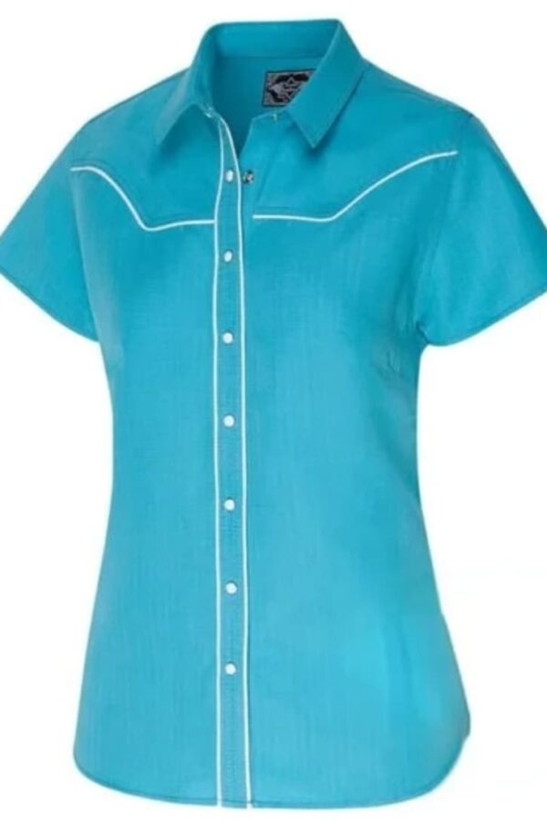 Vista frontal de la camisa entallada azul turquesa Winona con ribete blanco.