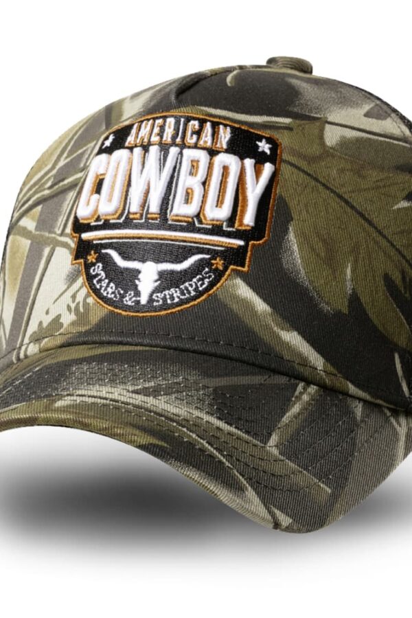 Gorra American Cowboy con diseño de camuflaje y bordado frontal en venta en Country and Roses.